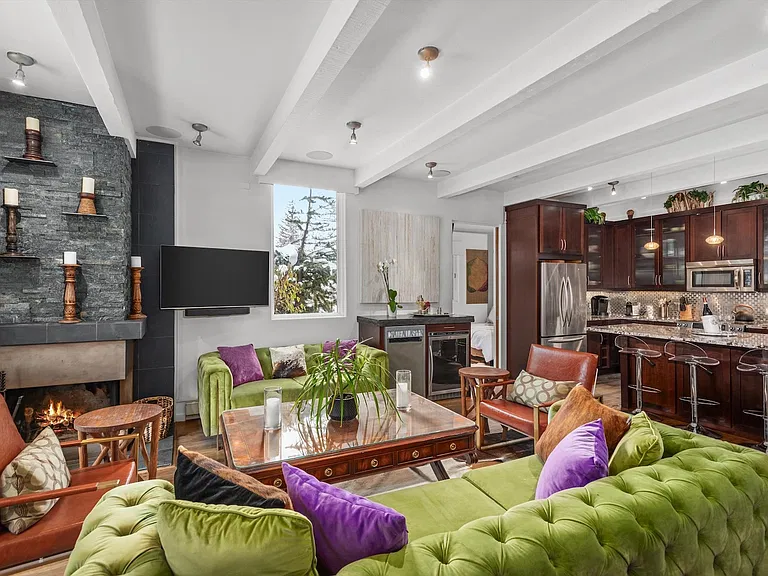 210 E Hyman Ave #1 — Photo 1