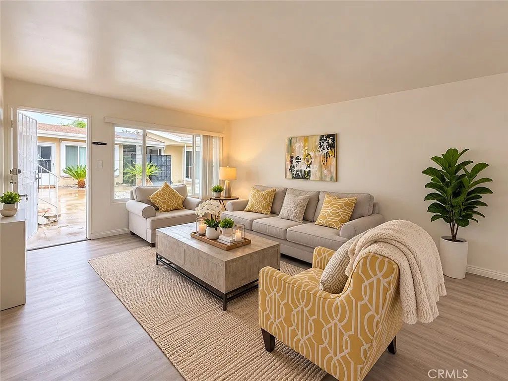2 bed, 940 sqft, $2,800 — Photo 4