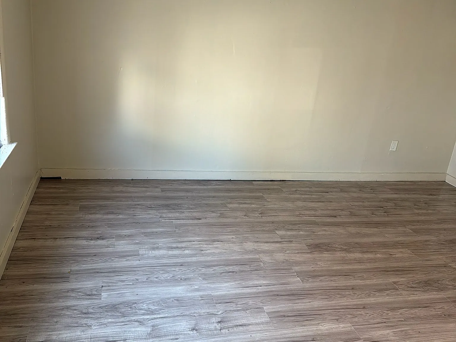 2 bed, 1000 sqft, $1,390 — Photo 2
