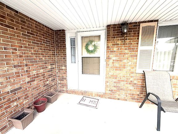 3rd image of 1808 Hunter Ridge Dr