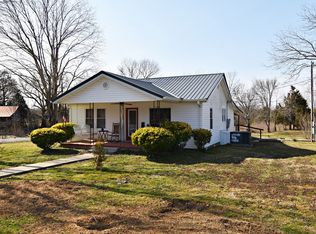 482 Horseshoe Bend Rd, Linden, TN 37096
