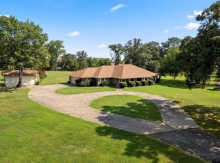 957 Nevills Rd, Mount Pleasant, TX 75455