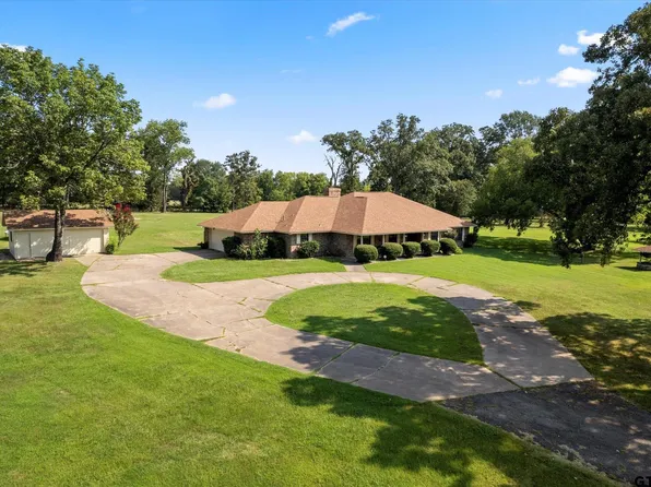 957 Nevills Rd, Mount Pleasant, TX 75455