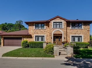 20 Exmoor Ct, Highwood, IL