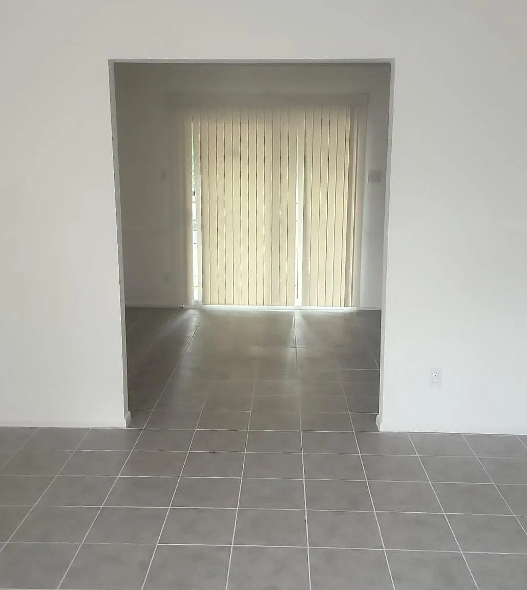 3 bed, 1.5 bath, 1010 sqft, $1,925 — Photo 4