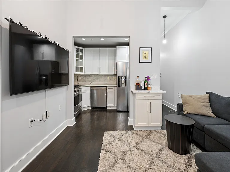 555 Lenox Ave #1B — Photo 3
