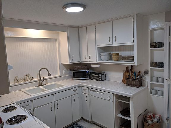 4th image of 87 Catalina Cir