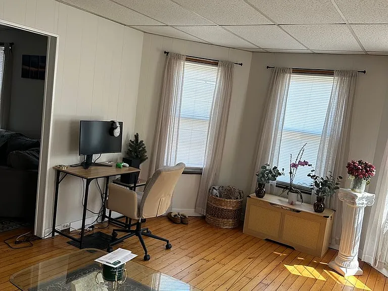 173-175 Bay View Ave — Photo 4