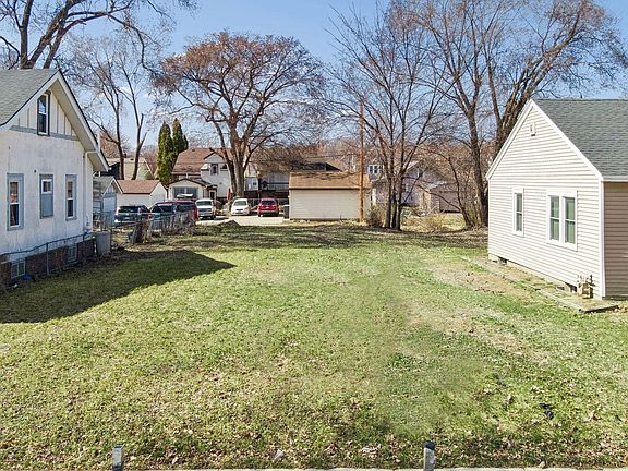 2nd image of 1815 Queen Ave N