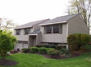 2508 Hunting Ridge Trl, Bridgeville, PA 15017