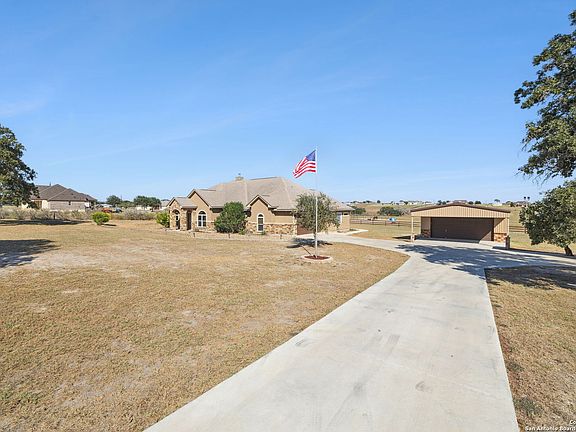 3rd image of 131 Scenic hills