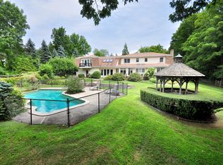 11 S Ridge Rd, Farmington, CT 06032