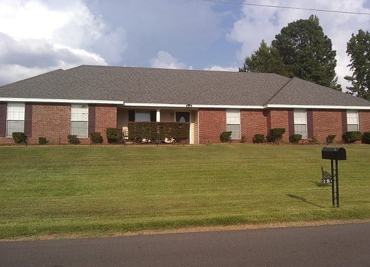 1st image of 284 Western Hills Dr