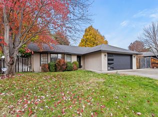 3251 Blackthorn Way, Medford, OR 97504