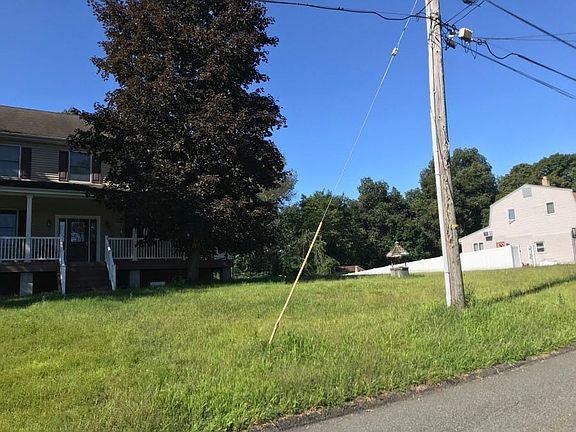 4th image of 4 Stuart Ln
