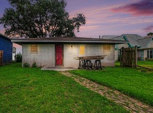 10518 Ocean Dr, Beach City, TX 77523