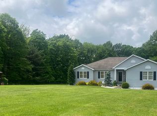 62 Ridgelawn Rd, Nettie, WV 26681