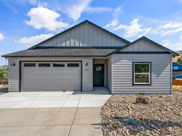 137 Willow Springs Dr, Talent, OR 97540
