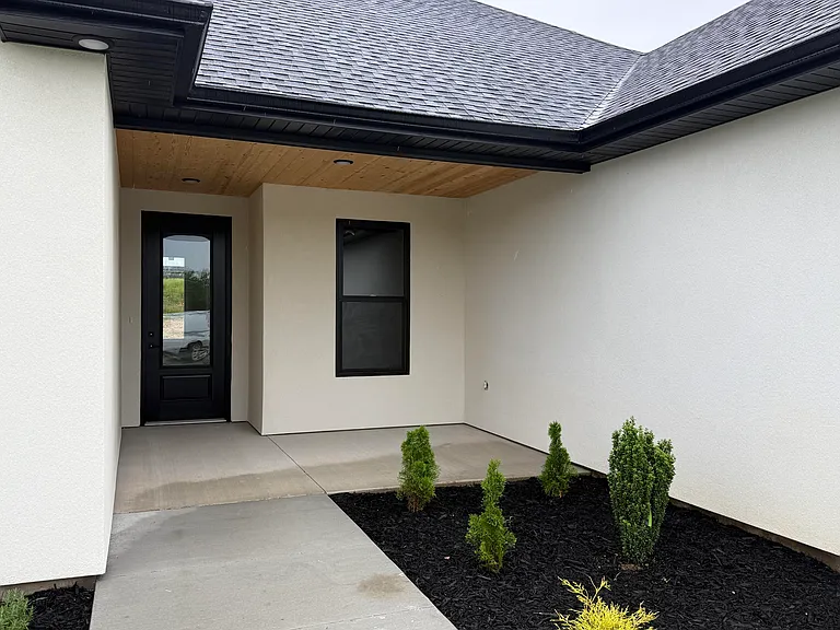 5205 Whisper Dr — Photo 2