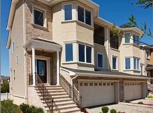 4 Jacobs Lndg, Secaucus, NJ 07094