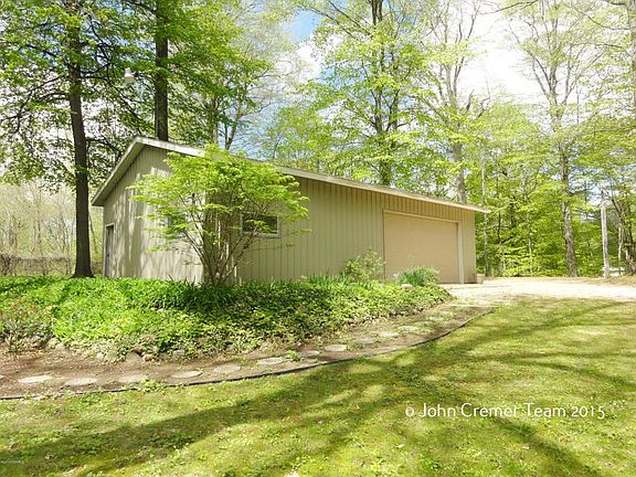 4th image of 12740 Lakeview Dr NE