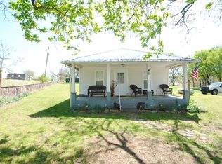 81 Old School St, Yellville, AR 72687