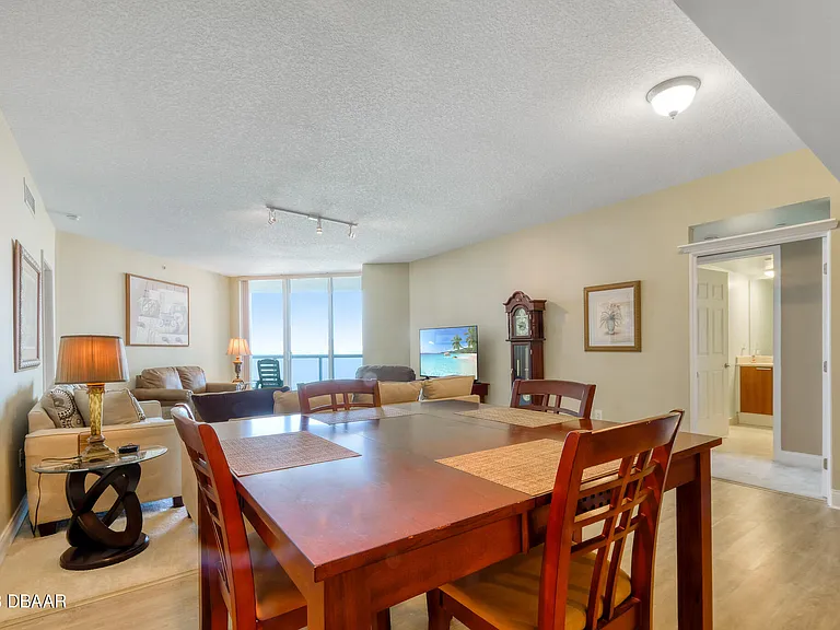 241 Riverside Dr #808 — Photo 5