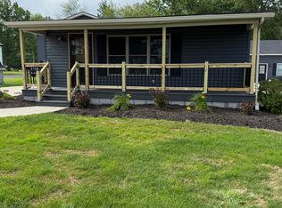 4514 Lake Rd E, Geneva, OH 44041