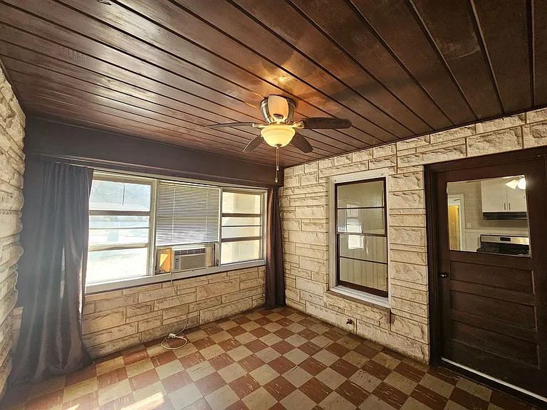1506 Live Oak Dr — Photo 14