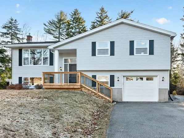 15 Lyman Dr, Quispamsis, NB E2E 4L2