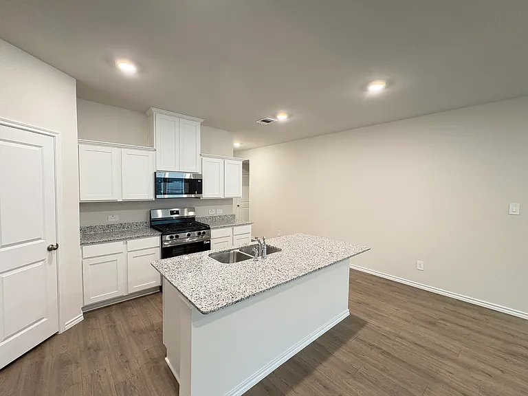 811 Orchid Way — Photo 6