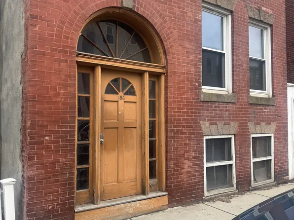 184 London St #1, Boston, MA 02128