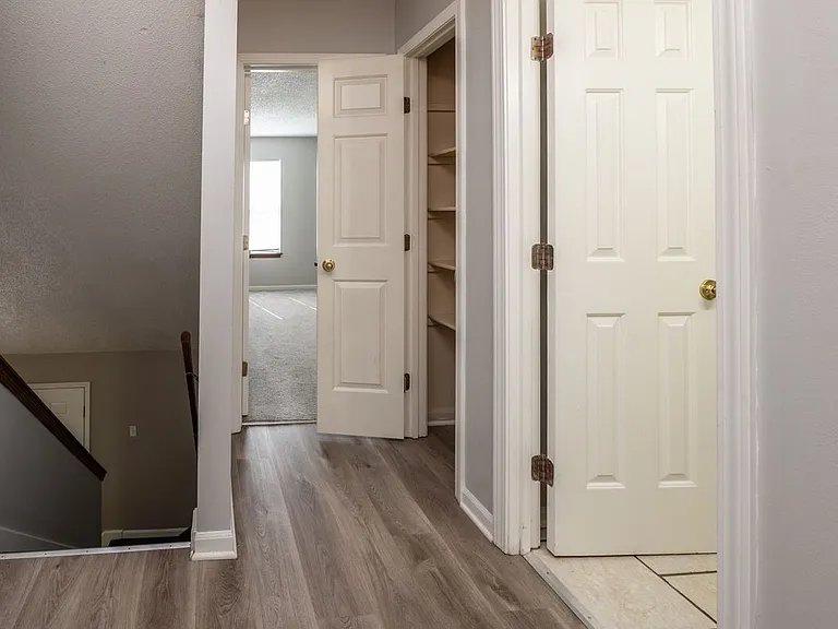 8906 NE 73rd Ct — Photo 5