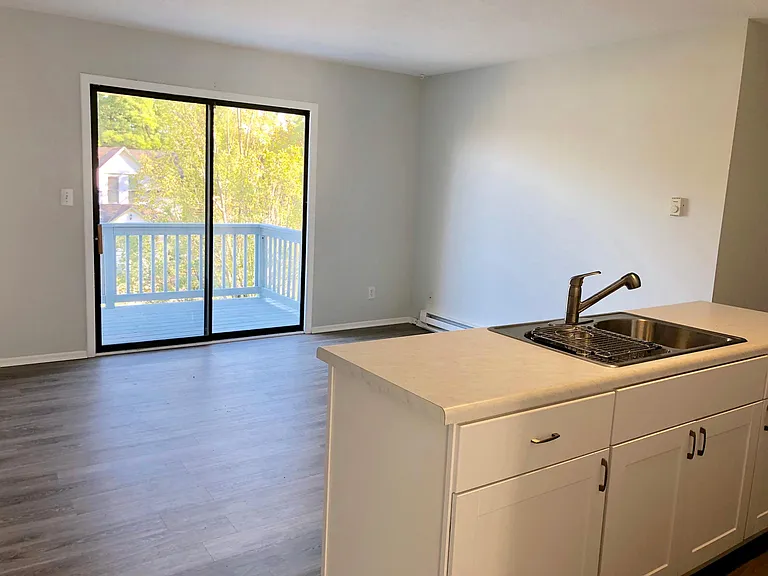 215 S 2nd St #8 — Photo 6