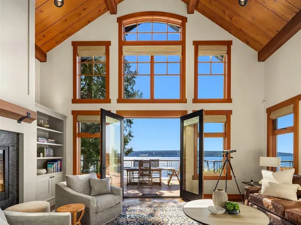 4174 Beach Drive, Freeland, WA 98249