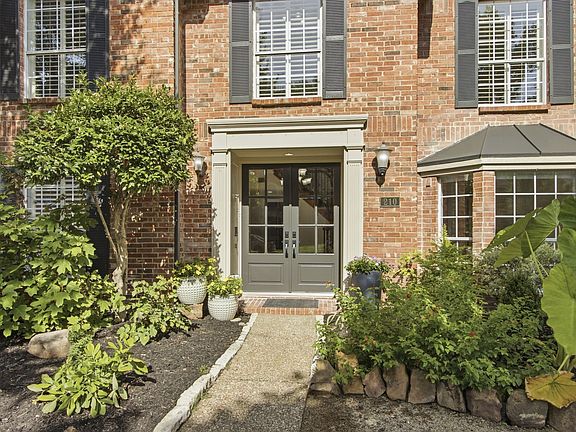 4th image of 210 Chinaberry Way