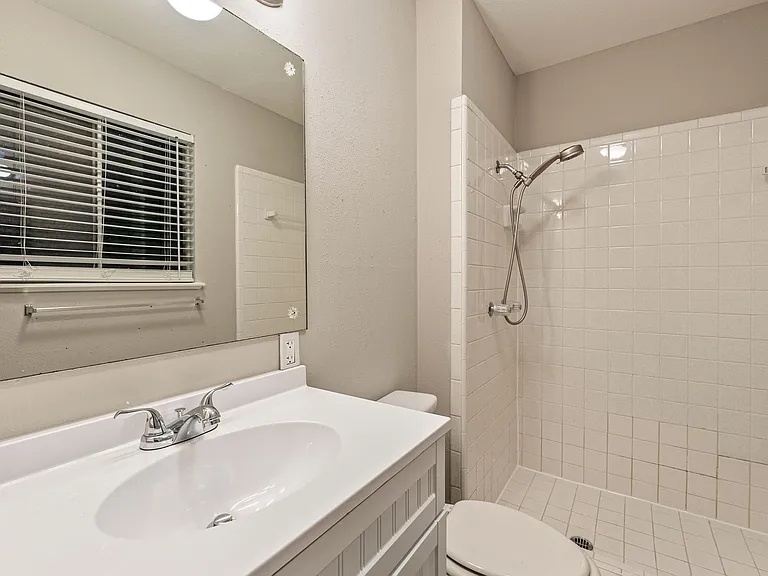 7004 Bryn Mawr Cv — Photo 17