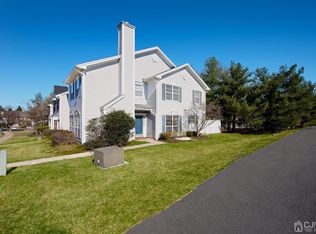 11 La Salle Ct #906, Franklin Park, NJ 08823