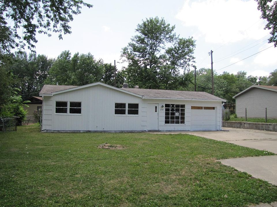 1st image of 2728 S 52nd St