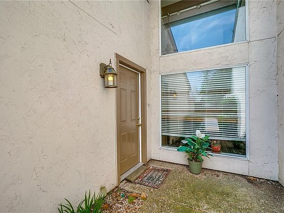 3rd image of 9306 Emberglow Ln