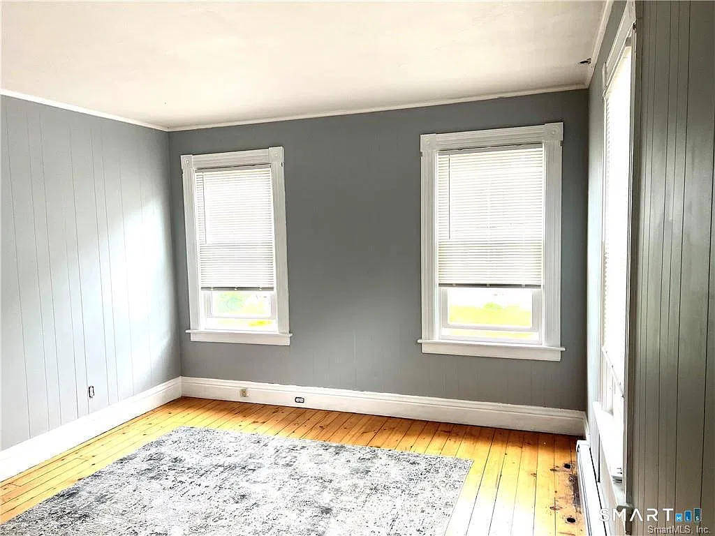 2 bed, 1.0 bath, 2010 sqft, $1,800 — Photo 4