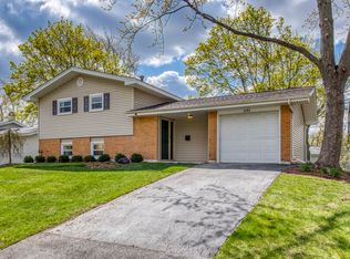 691 W Berkley Ln, Hoffman Estates, IL 60169