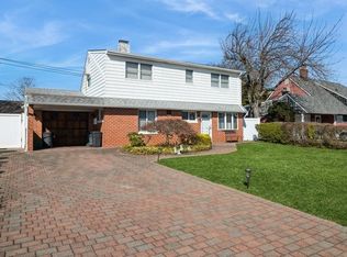 42 Martin Ln, Westbury, NY 11590