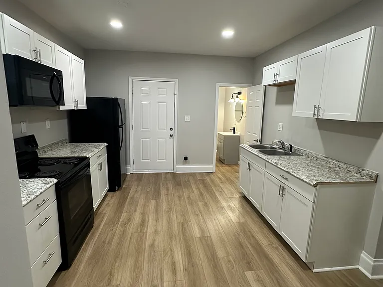 702 Berkeley Rd #702 — Photo 9