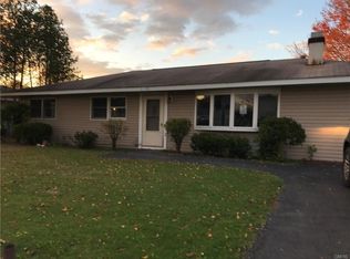 7853 Oneida Trl, Bridgeport, NY 13030