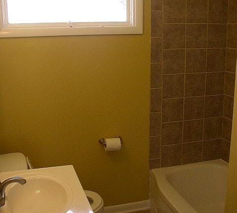 4th image of 802 Olympia Pl