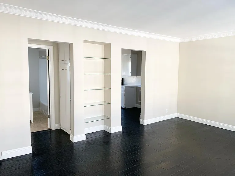 1113 N Sweetzer Ave #2 — Photo 11