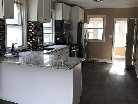 5th image of 12056 S La Salle St #2