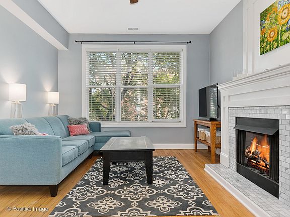 5th image of 7512 N Greenview Ave #2