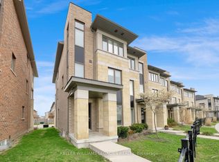 15 Shawfield Way #83, Whitby, ON L1R 0N8